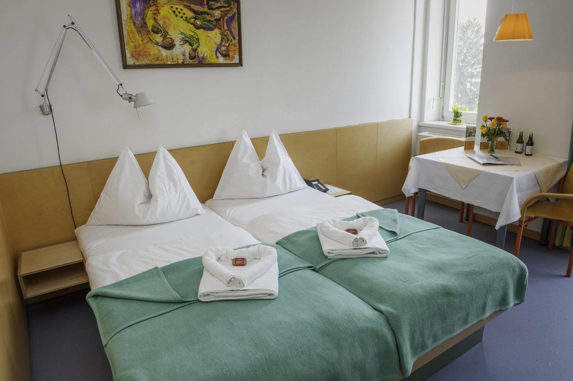 Haus Mobene - Hotel Garni Graz Zewnętrze zdjęcie